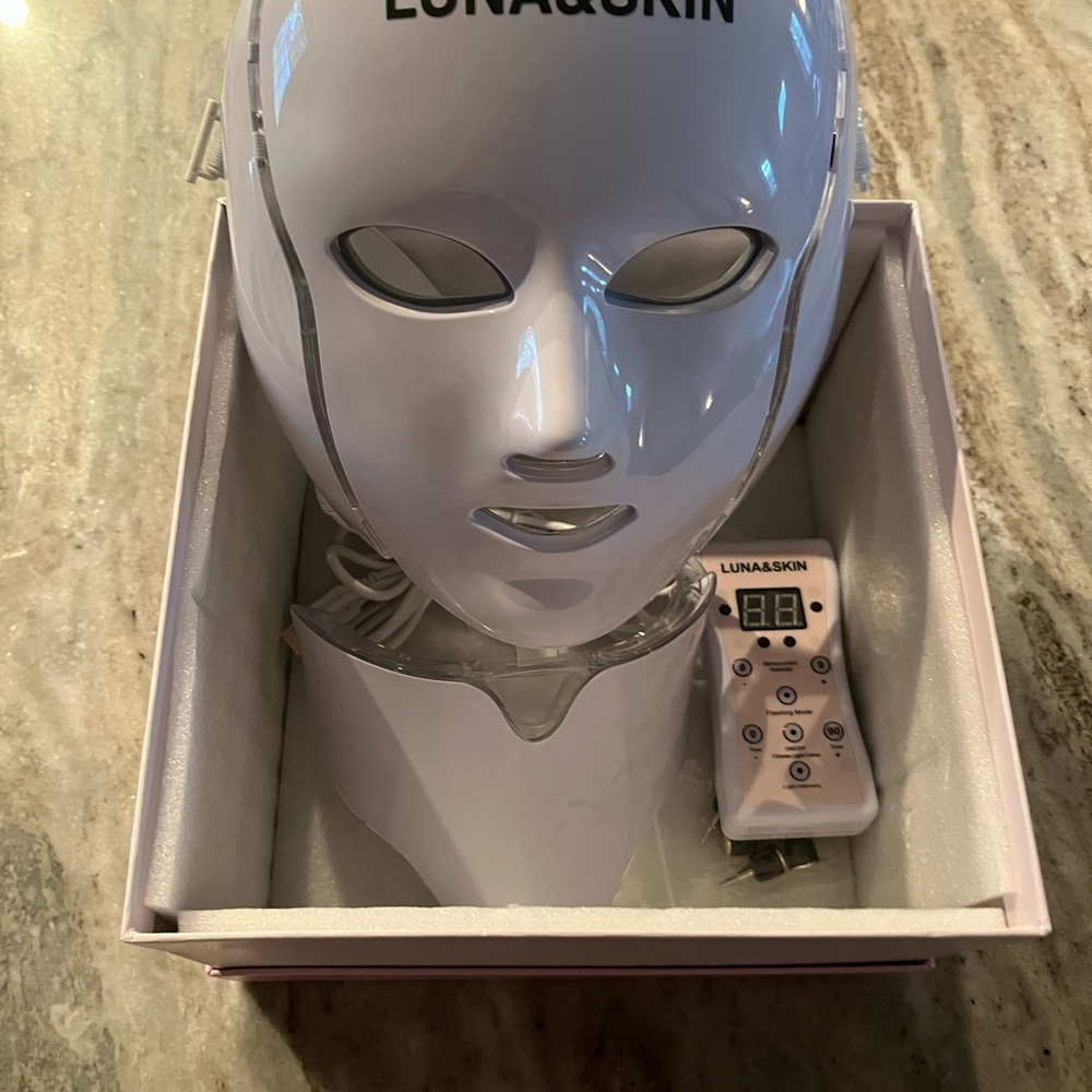 Luna Skin LED Light Therapy Mask